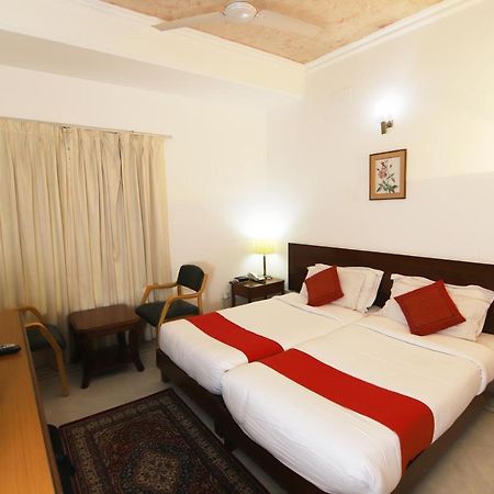 Hotel Palm Greens Νέο Δελχί Εξωτερικό φωτογραφία