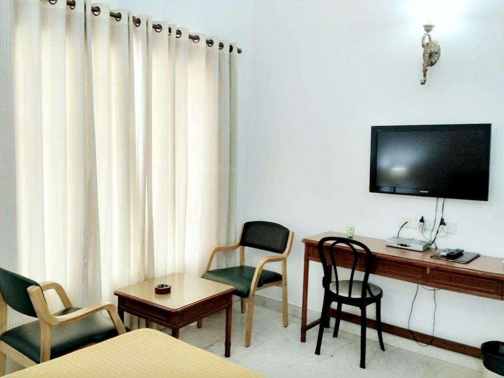 Hotel Palm Greens Νέο Δελχί Εξωτερικό φωτογραφία