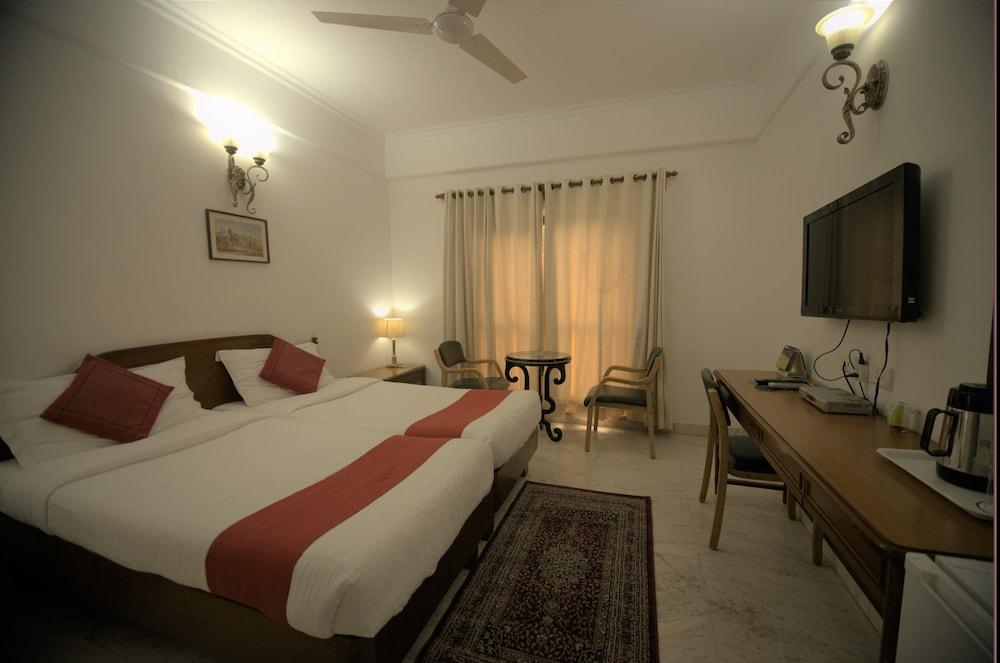 Hotel Palm Greens Νέο Δελχί Εξωτερικό φωτογραφία