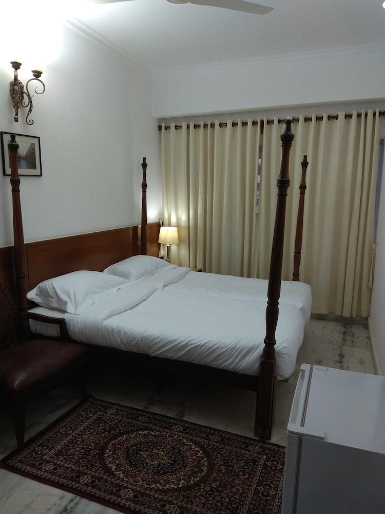 Hotel Palm Greens Νέο Δελχί Εξωτερικό φωτογραφία