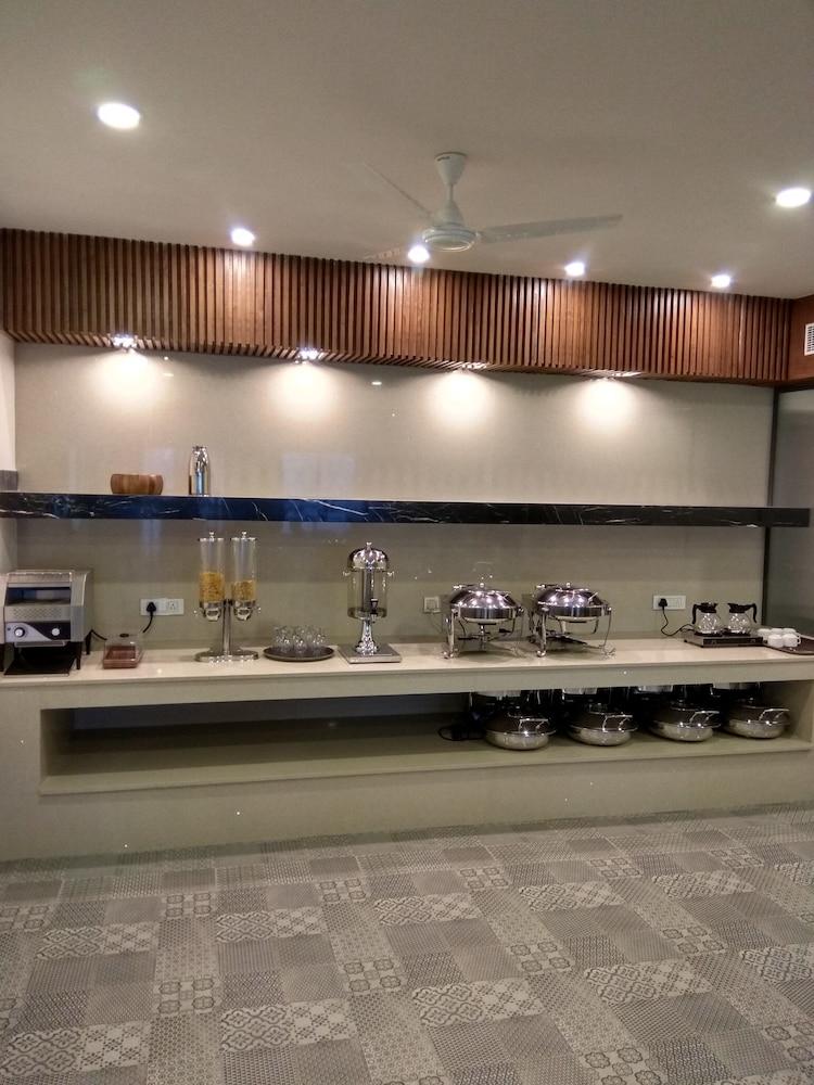 Hotel Palm Greens Νέο Δελχί Εξωτερικό φωτογραφία
