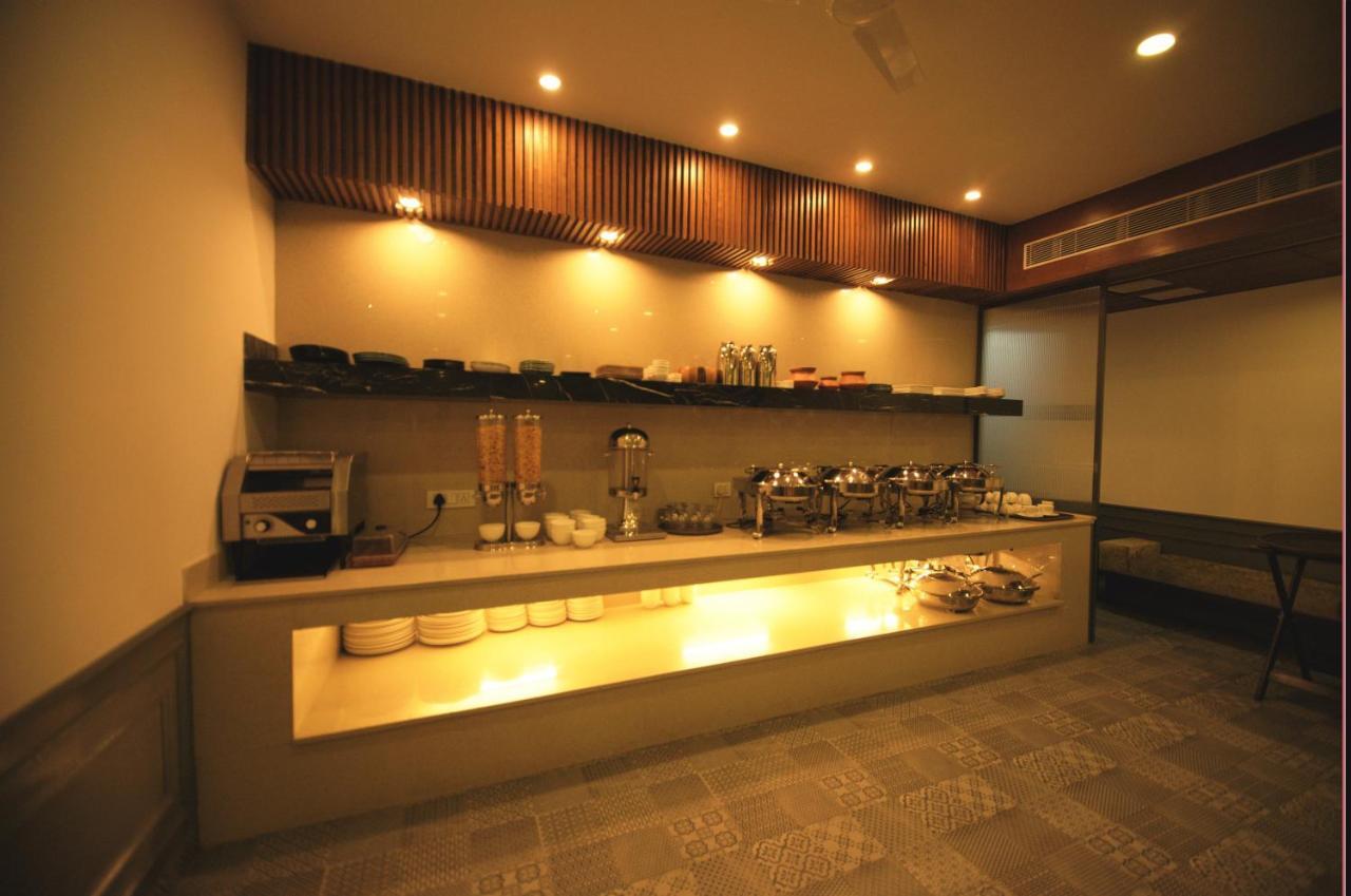 Hotel Palm Greens Νέο Δελχί Εξωτερικό φωτογραφία