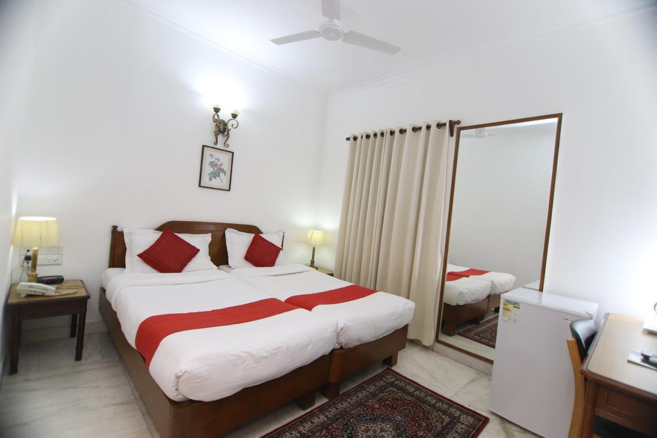 Hotel Palm Greens Νέο Δελχί Εξωτερικό φωτογραφία