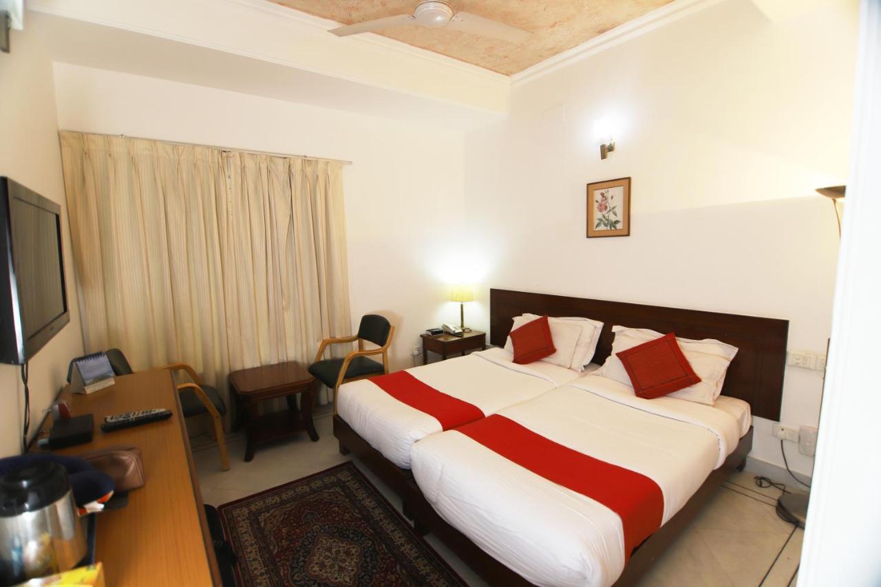 Hotel Palm Greens Νέο Δελχί Εξωτερικό φωτογραφία