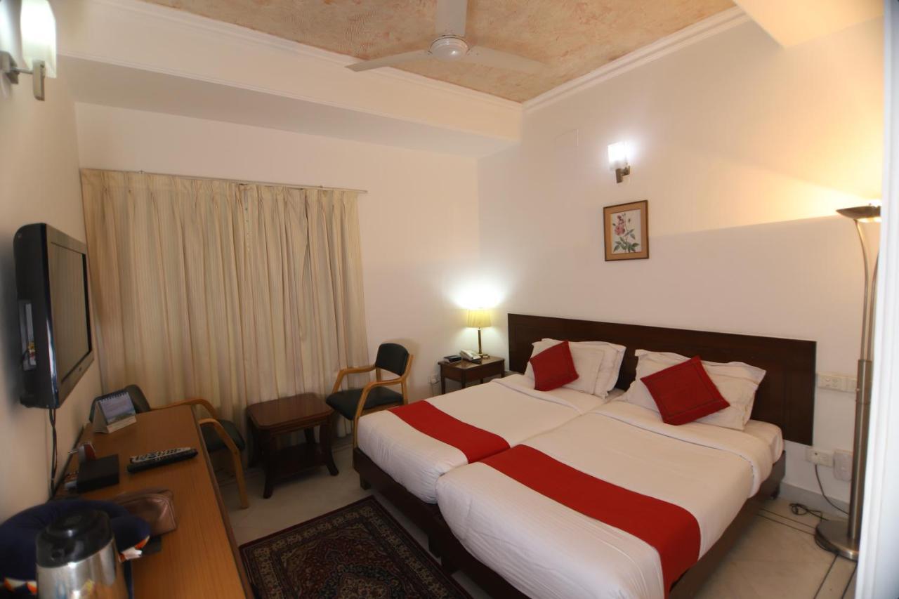 Hotel Palm Greens Νέο Δελχί Εξωτερικό φωτογραφία