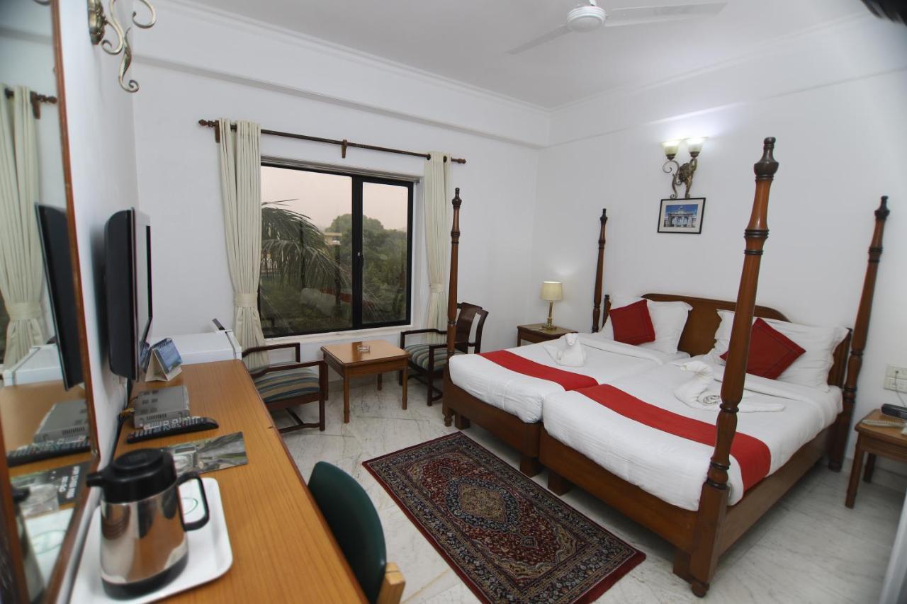 Hotel Palm Greens Νέο Δελχί Εξωτερικό φωτογραφία