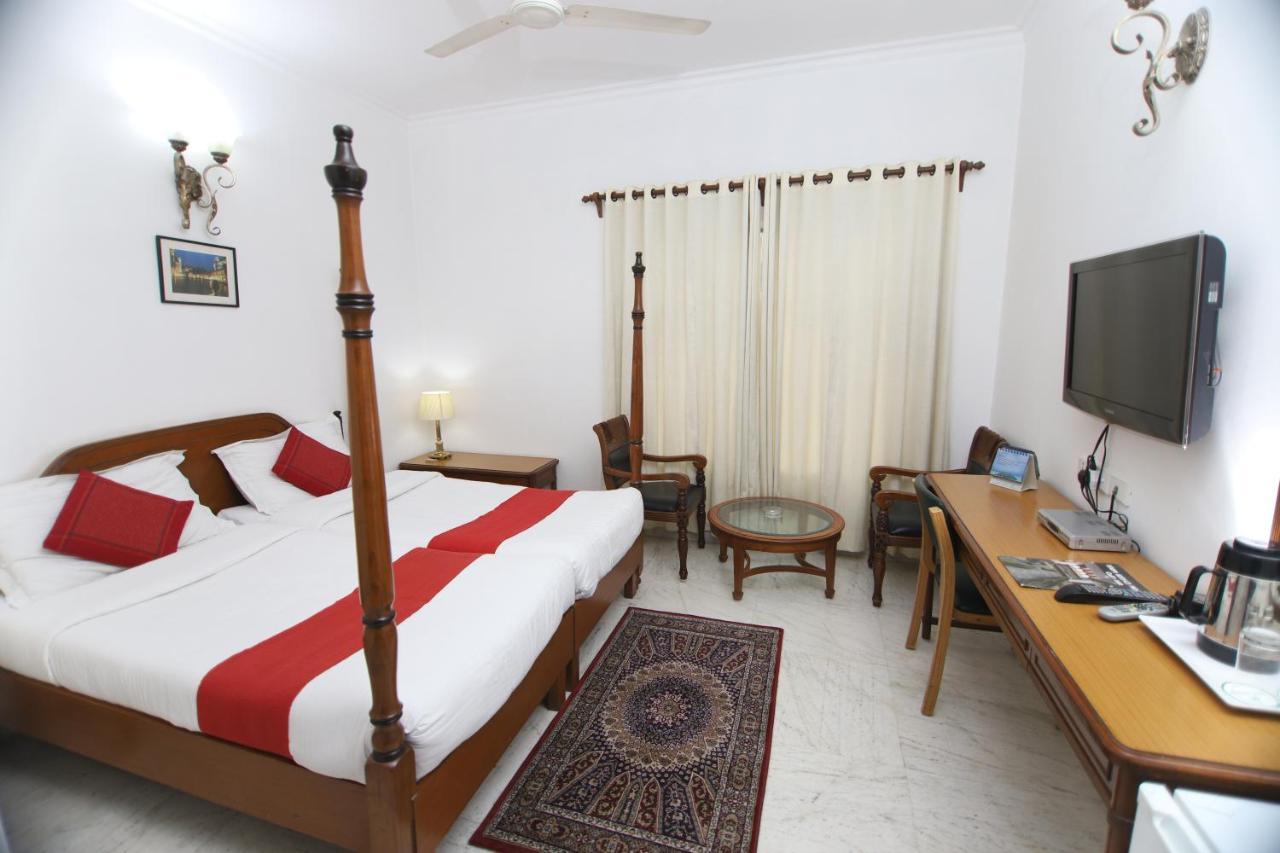Hotel Palm Greens Νέο Δελχί Εξωτερικό φωτογραφία