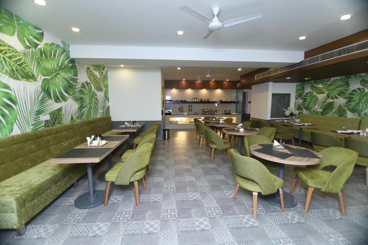 Hotel Palm Greens Νέο Δελχί Εξωτερικό φωτογραφία